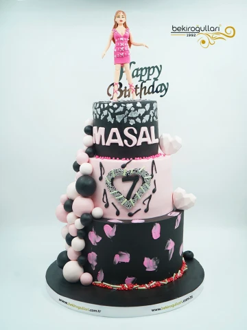 Black Pink Konsept Pasta