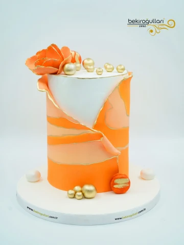 Çiçek Detaylı Turuncu Pasta