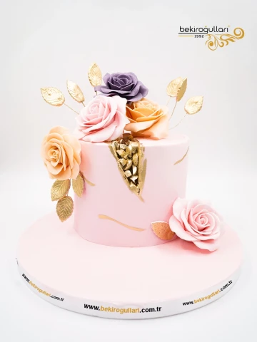 Çiçek Ve Gold Detay Butik Pasta