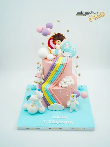 Gökkuşağı Ve Unicorn Konsept Pasta
