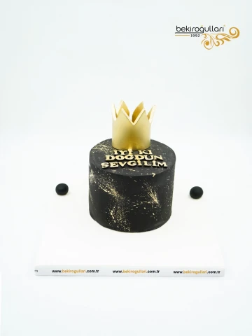 Gold Ve Taç Detay Butik Pasta