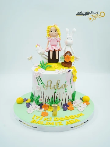 Kız Figür Detaylı Pasta