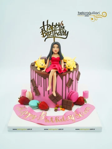 Kız Figür ve Makaron Pasta