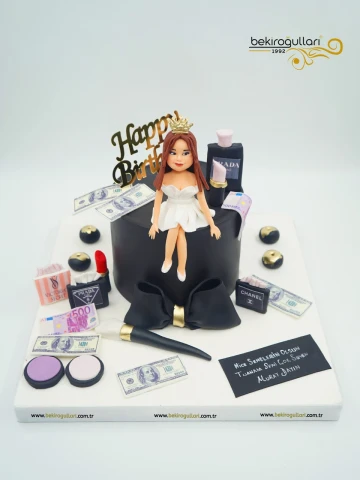 Makyaj Malzeme ve Kadın Figür Butik Pasta