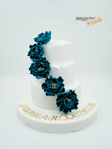 Mavi Şakayık Çiçekli Pasta