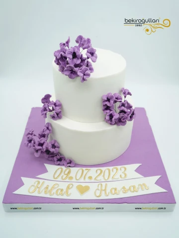 Mor Çiçekli Tasarım Pasta