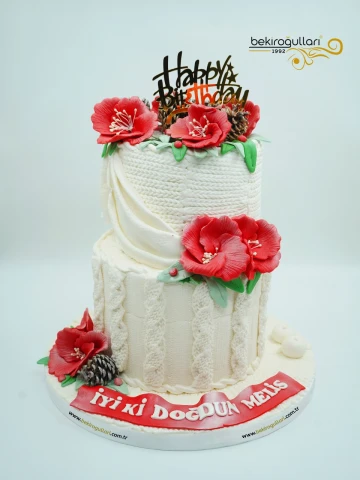 Örgü Detay Ve Çiçek Süslemeli Butik Pasta