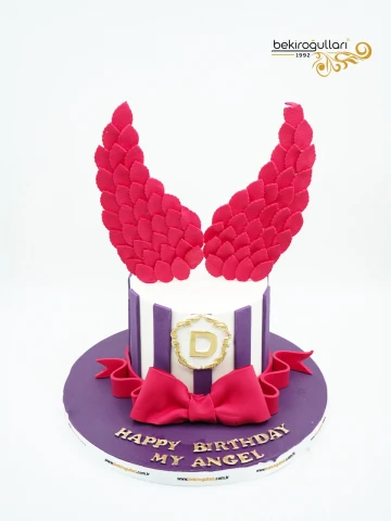 Pembe Kanatlı Tasarım Pasta
