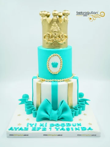 Taç Detaylı Butik Pasta