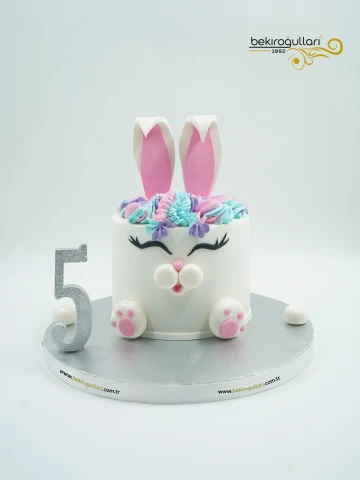 Tavşan Detaylı Butik Pasta