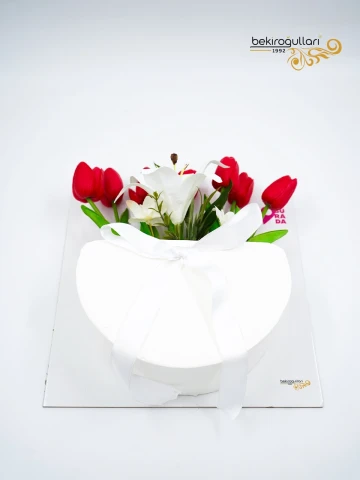 Çiçek Detay Beyaz Naked Pasta