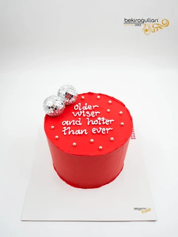 Disko Topu Detay Kırmızı Naked Pasta