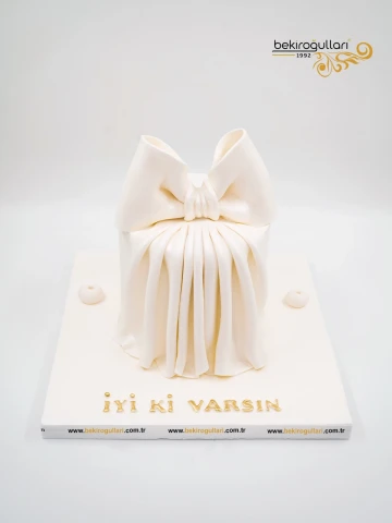 Kurdele Tasarım Pasta