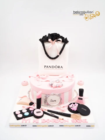 Makyaj Malzemeleri Tasarım Butik Pasta