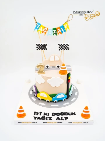 Renkli Arabalar Tasarım Butik Pasta